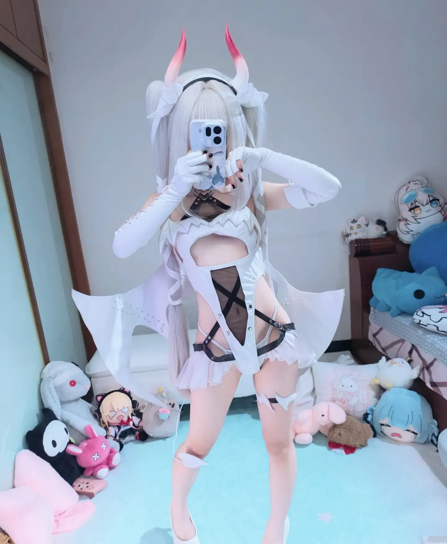 冷reng NIKKE 白兔 恶魔