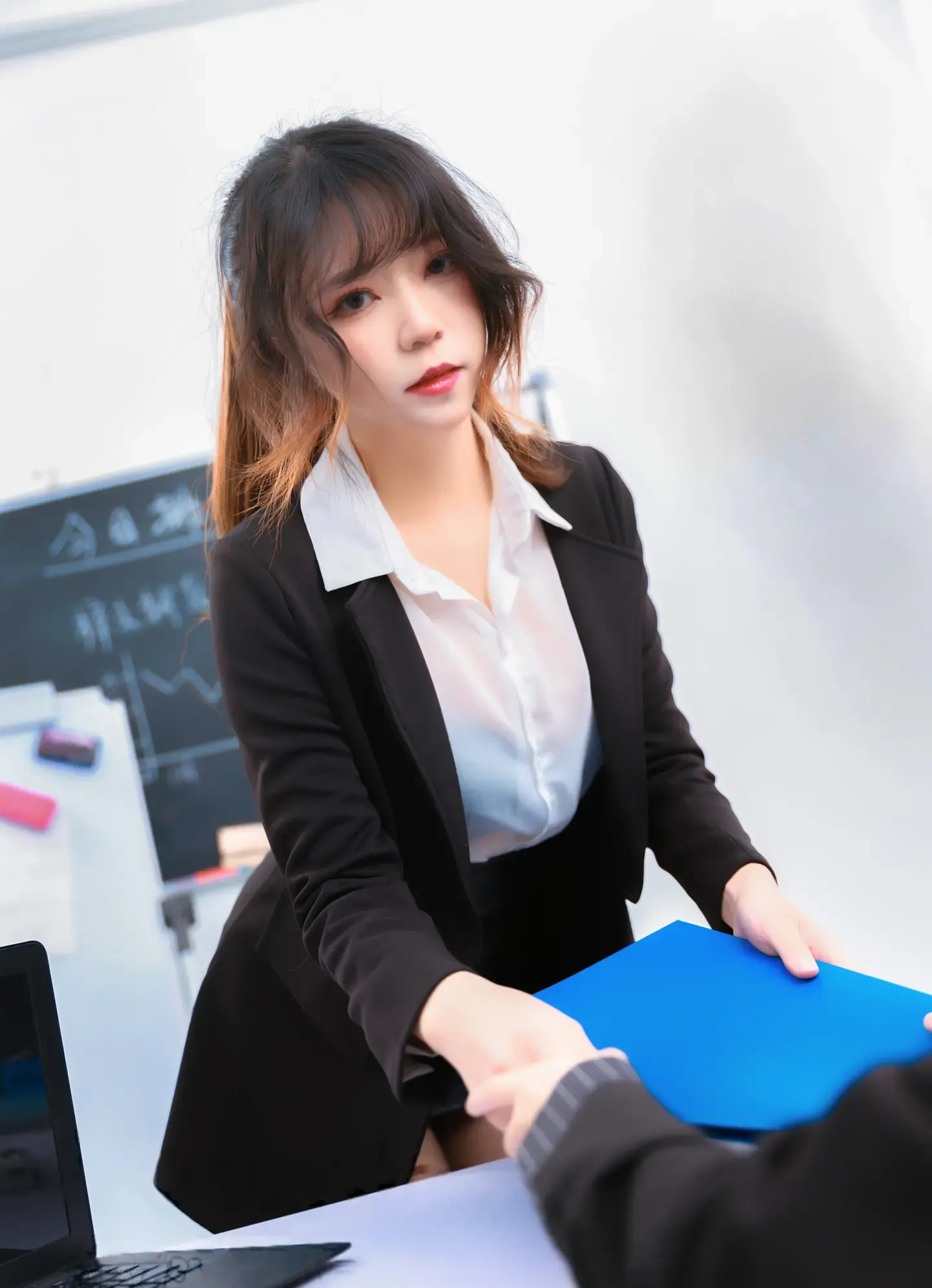 Leah梓未 私蜜助理