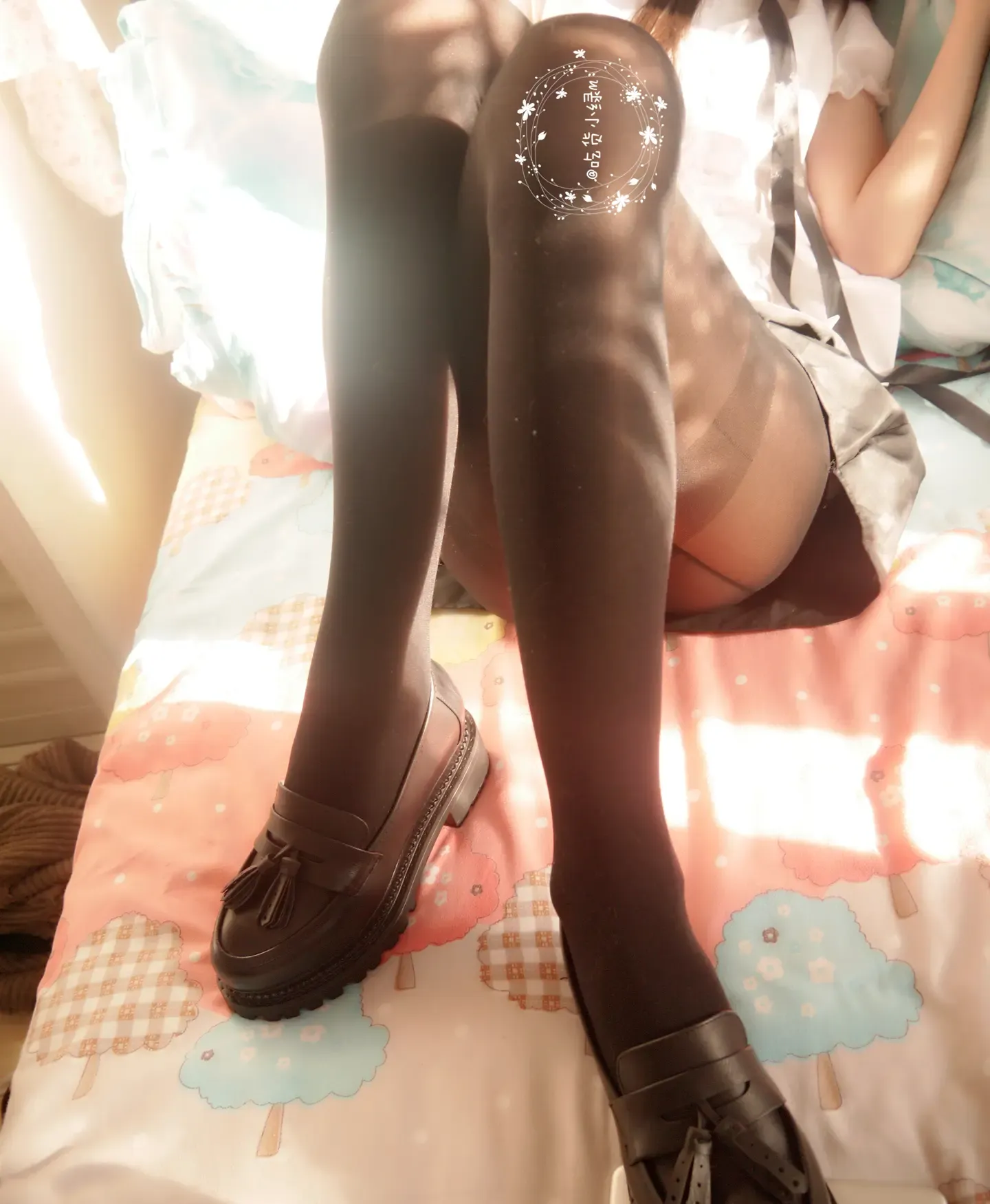 NTR少女 吃货小绿M 黑丝皮鞋
